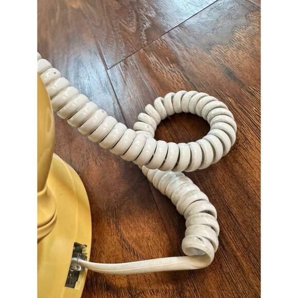 VTG Radio Shack French Style Push Button Telephone 43-330 Beige Gold UNTESTED - Picture 2 of 12